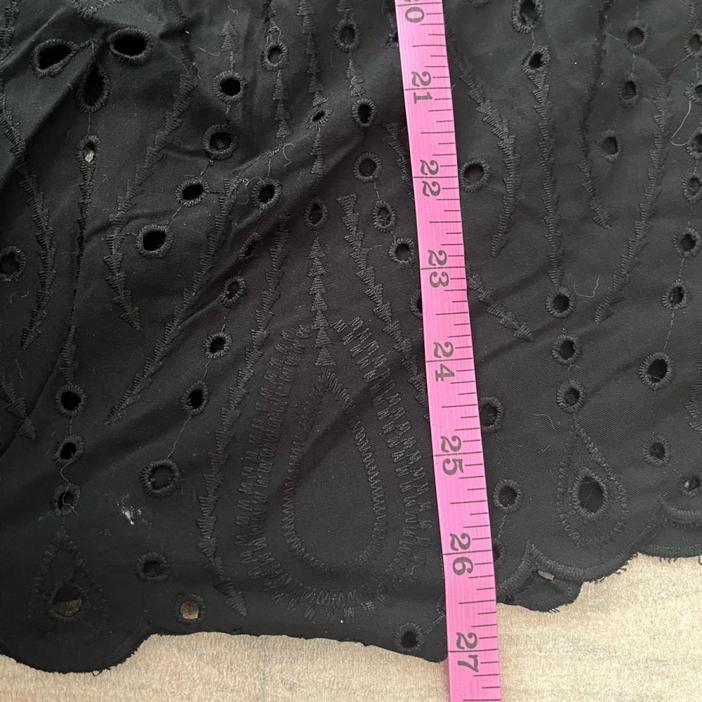 [4/4X]Torrid Eyelet Pintuck Detail Black Sleeveless Ruffled Blouse - Picture 10 of 12